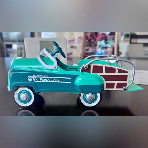 Hallmark Kiddie Car Classics Murray Station Wagon - Picture 4 of 8